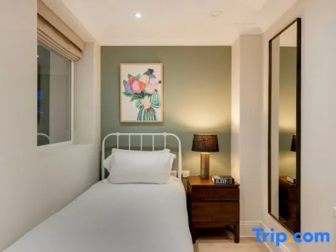 3 Bedrooms Apartment