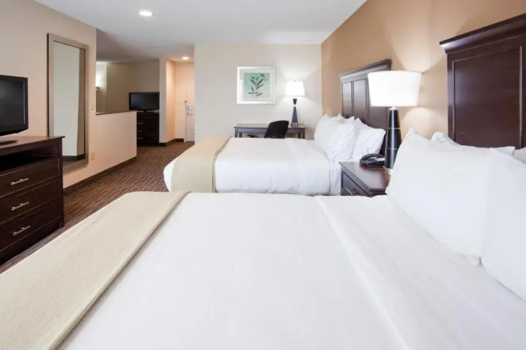 Holiday Inn Express & Suites Willmar by IHG