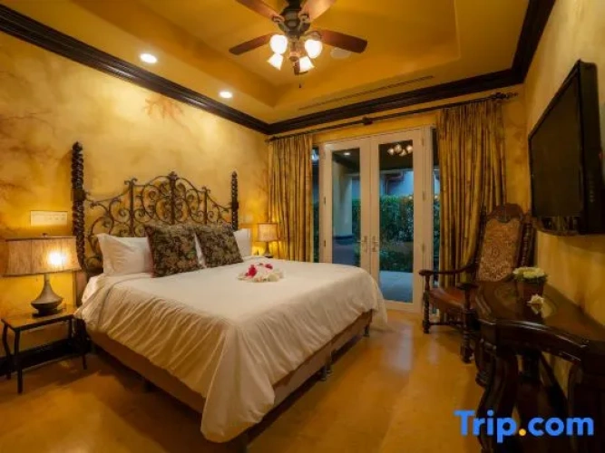 4 Bedrooms Villa