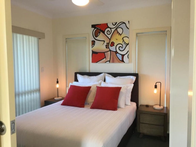 2 Bedrooms Apartment with view