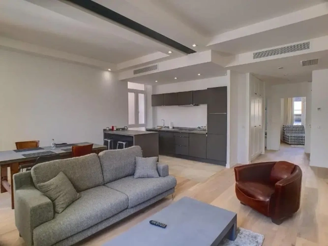 3 Bedrooms Apartment