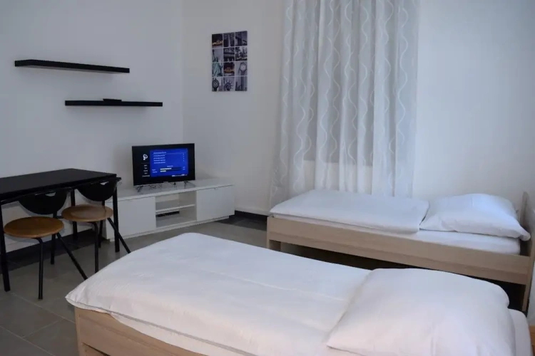 2 Bedrooms Apartment