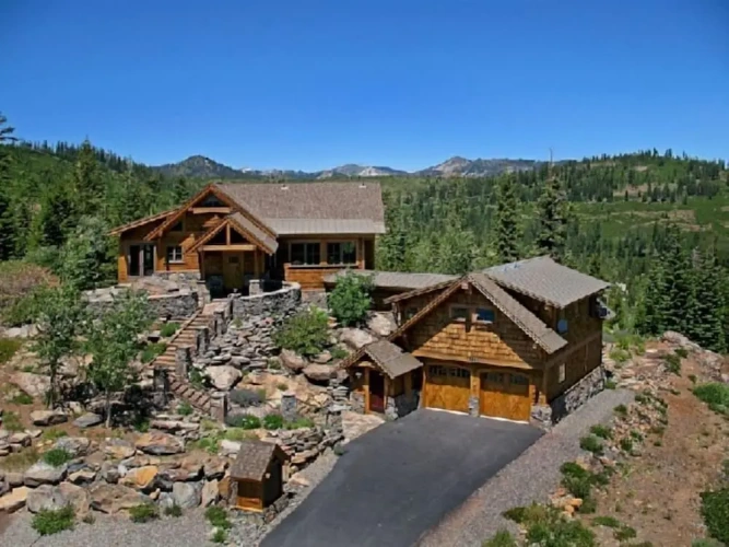 4 Bedrooms Cottage