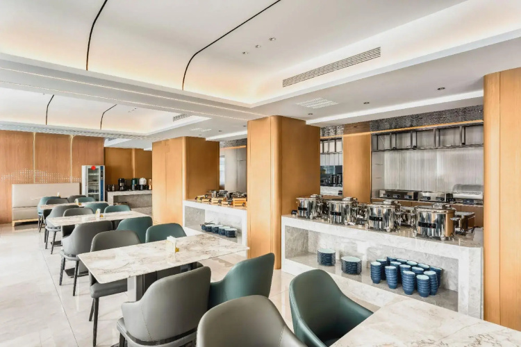 Baolifeng International Business Hotel