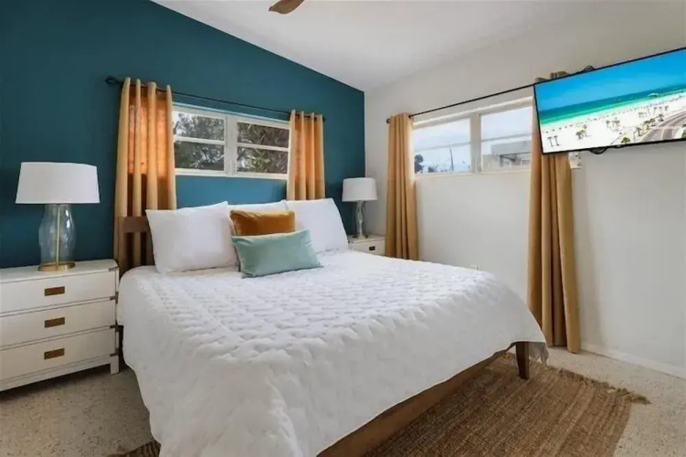 The Palm Leaf 3 Bedroom Home by RedAwning