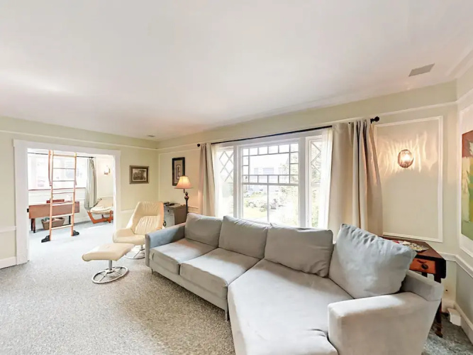 8 Roberts Avenue Home 2 Bedrooms 2 Bathrooms Home