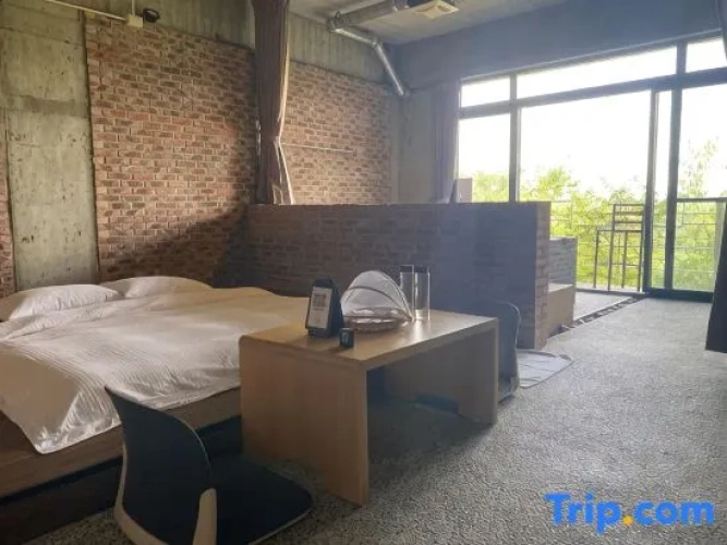 Standard Family room with mountain view