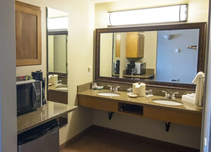 Standard Quadruple room with view