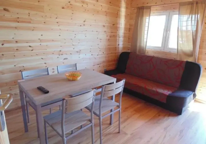 2 Bedrooms Chalet