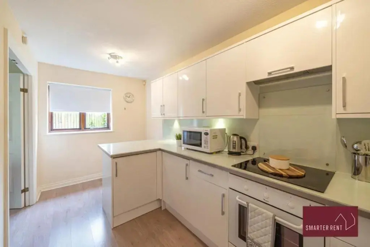 Maidenhead - 2 Bed & Parking