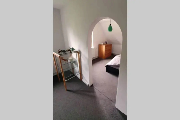 Carl 7 - Ruhig, Bezaubernd, Eigen