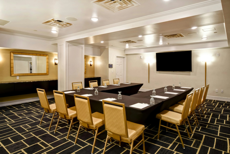 DoubleTree by Hilton Deadwood at Cadillac Jack's photo 16
