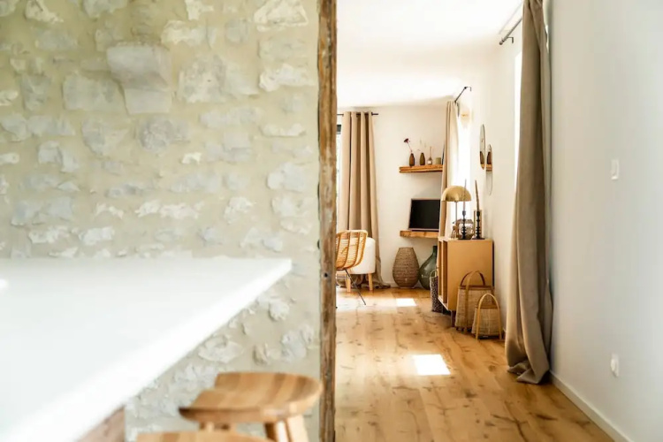 G te Singulier et Authentique Dans Ancienne Ferme