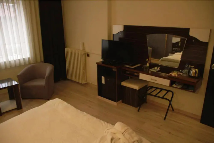 Sera Hotel