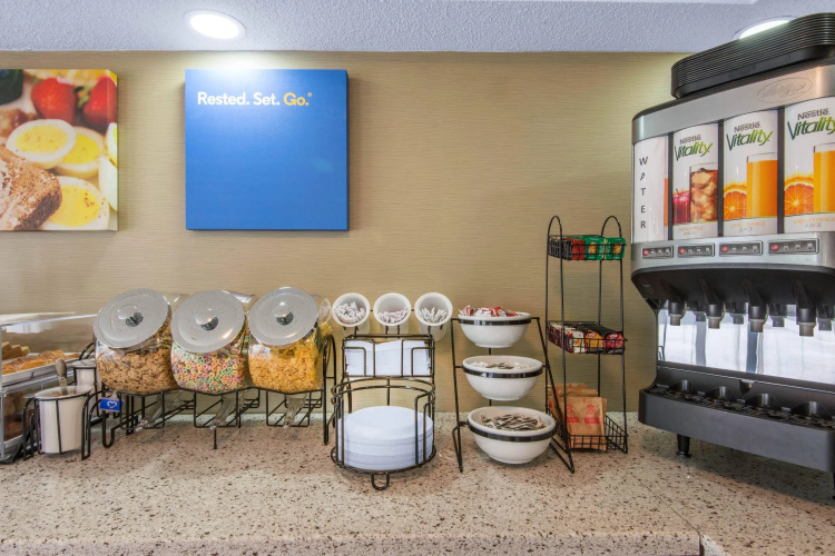 Comfort Inn Airport North Bay photo 12