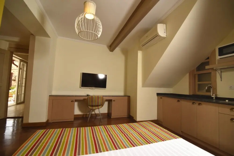 Studio Flat in Old Town Emp 106