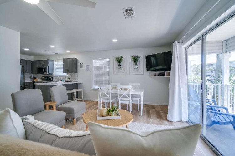 2 Bedrooms Villa