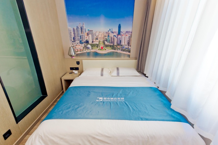 Premier room