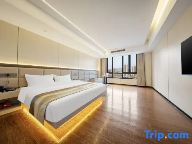 Standard Double room with city view