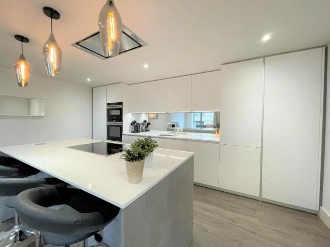 2 Bedrooms Apartment