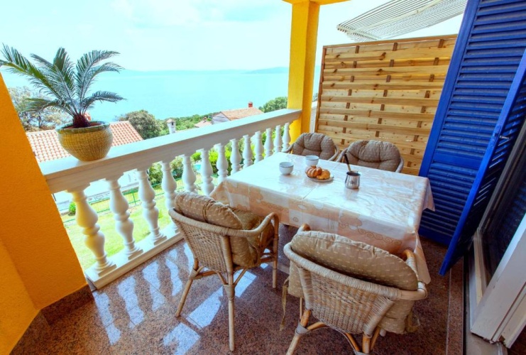 1 Bedroom Apartment with sea view