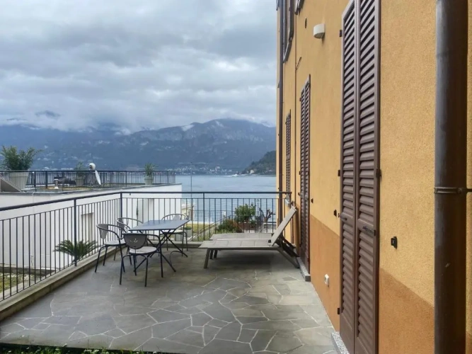 1 Bedroom Apartment with lake view