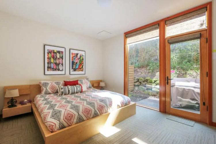 ALOFT-River View-AC-5BR/2.5BA