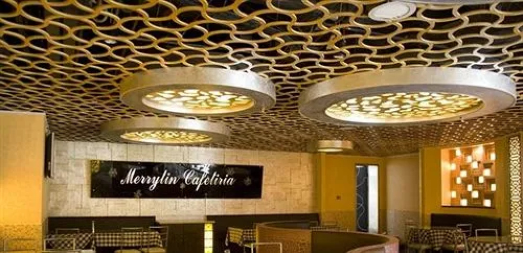 In Three Eight Mo Taiyi Plaza Dalian