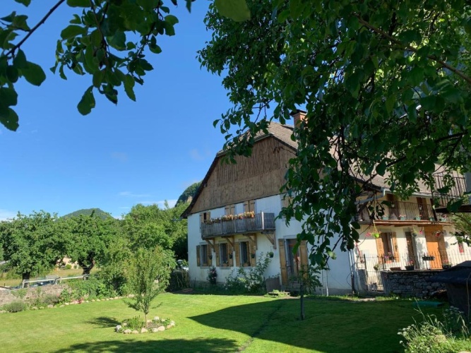3 Bedrooms Chalet