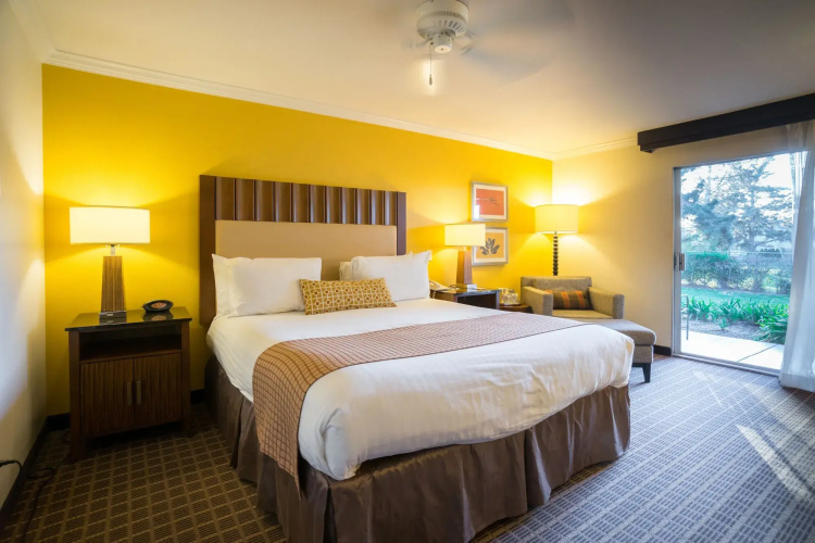 Half Moon Bay Lodge