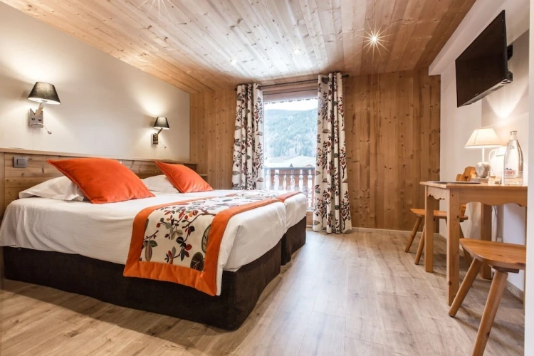 Deluxe Twin room with balcony