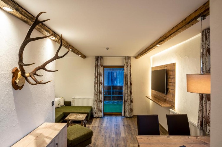 2 Bedrooms Apartment