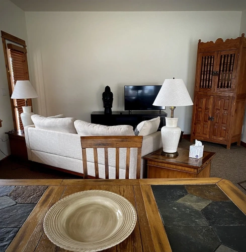 2 Bedrooms Luxury Basement room with park view
