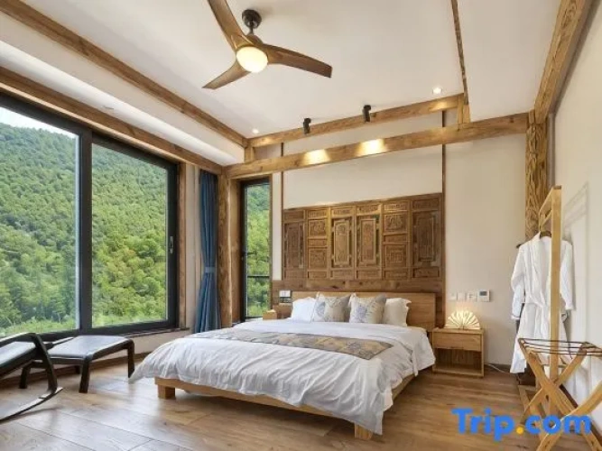 5 Bedrooms Suite