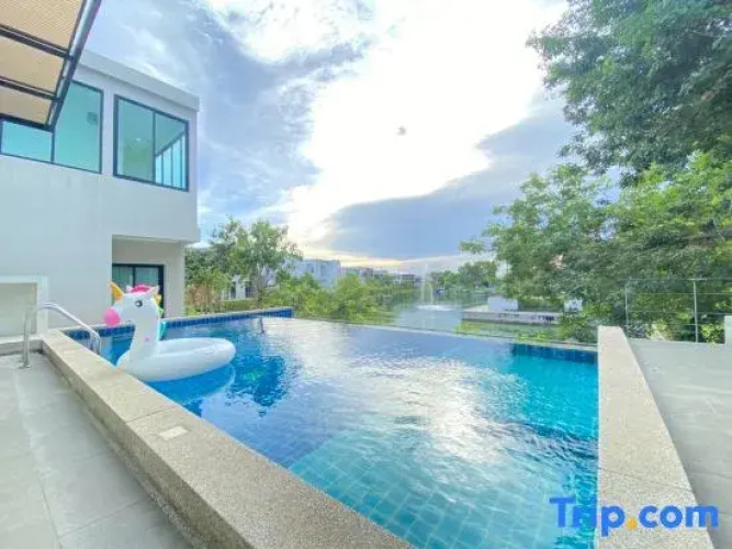 Lake View 30
