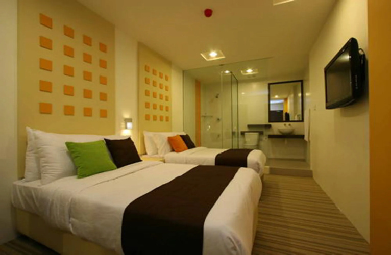 Hotel 98