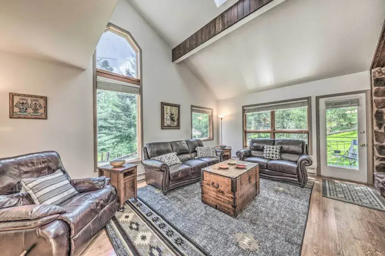 Cozy Cloudcroft Townhome ~ 1 Mi to Burro Ave!