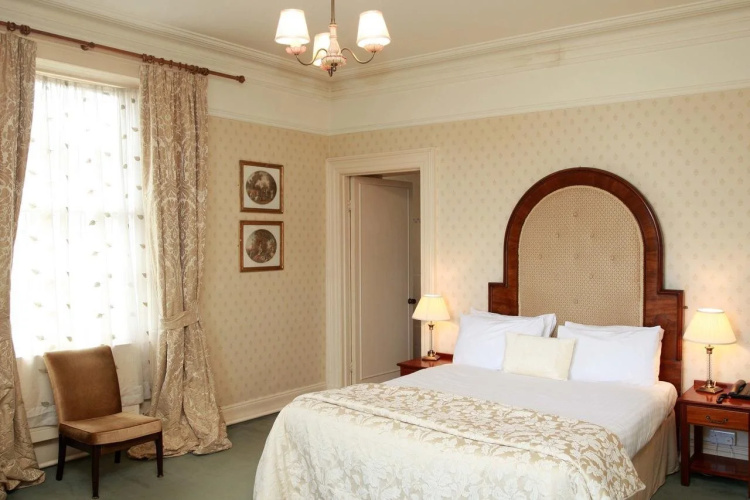 The Harbourview Hotel