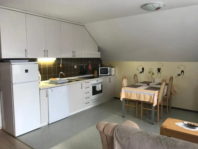 2 Bedrooms Apartment