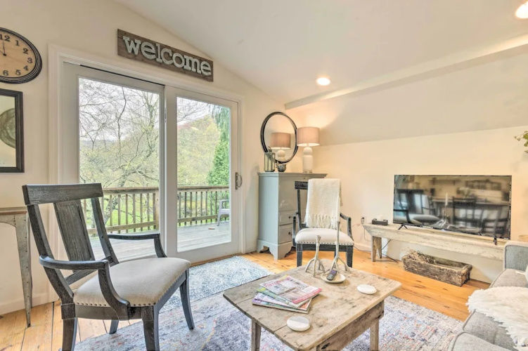 4 Mi to Boone: Converted Barn Duplex by Stream