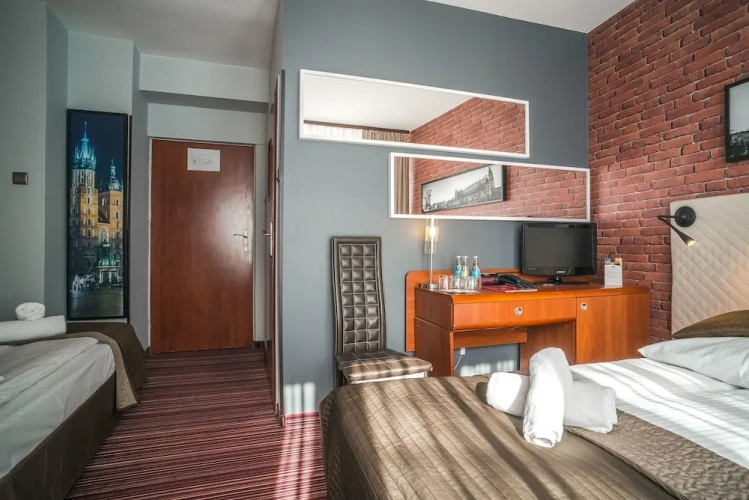 Standard Triple room