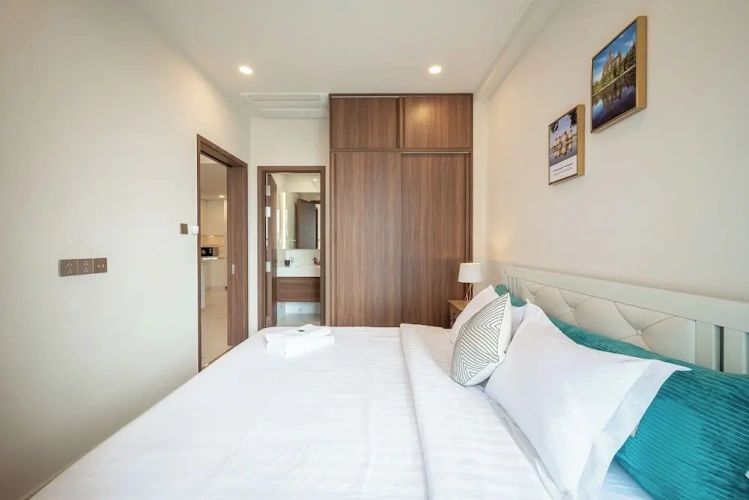 2 Bedrooms Luxury Apartment with balcony and with city view