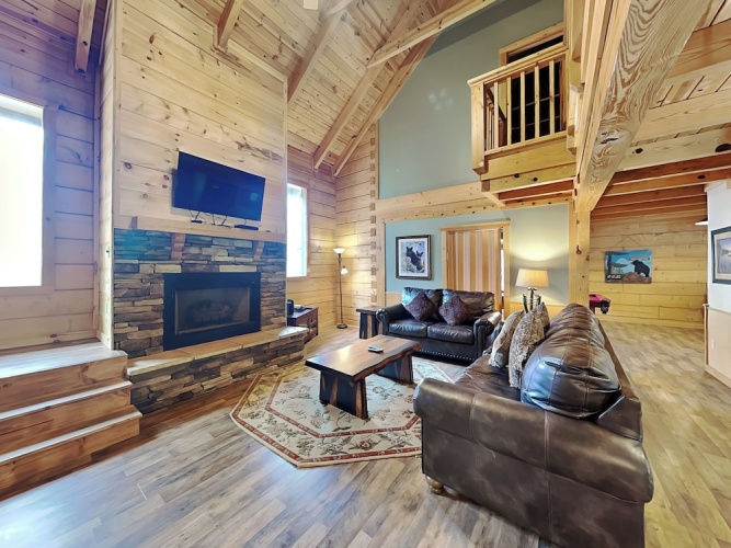 6 Bedrooms Studio