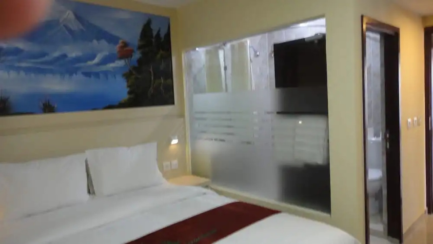 The Arya Hotel
