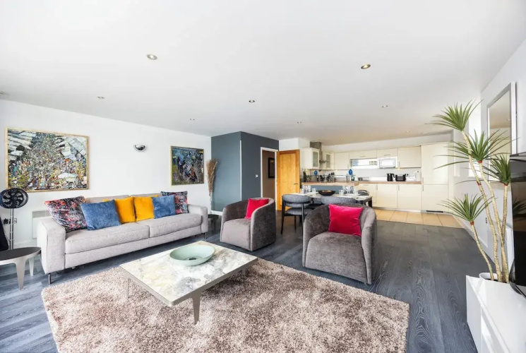 Koks Mews 2 Bed 2 Bath Apartment - ExCeL