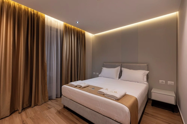 Deluxe Quadruple Basement room