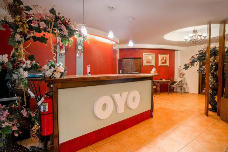 OYO 579 Anisabel Suites