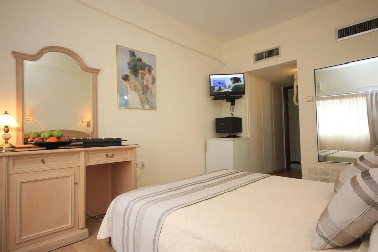 Hellinis Hotel