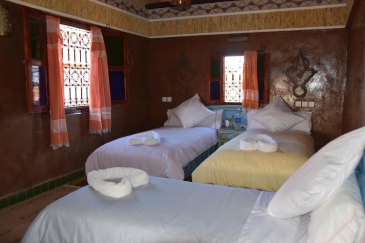 Standard Triple room