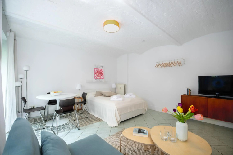 City Hideaway with Terrace